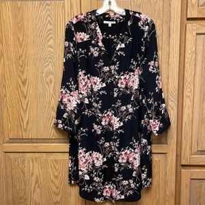41 Hawthorn Long Sleeve Buttoned Dress.